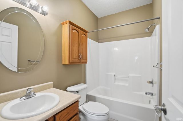 1524 Colfax Court, Fort Wayne, IN 46815