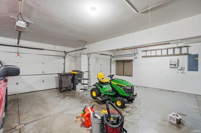 1524 Colfax Court, Fort Wayne, IN 46815