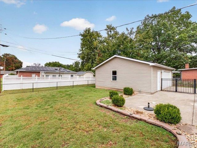 42 Villa Drive, Granite City, IL 62040