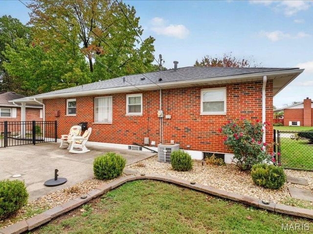 42 Villa Drive, Granite City, IL 62040