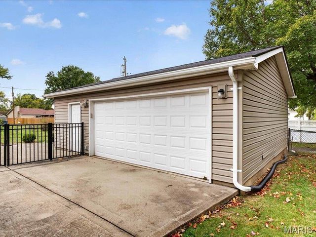 42 Villa Drive, Granite City, IL 62040