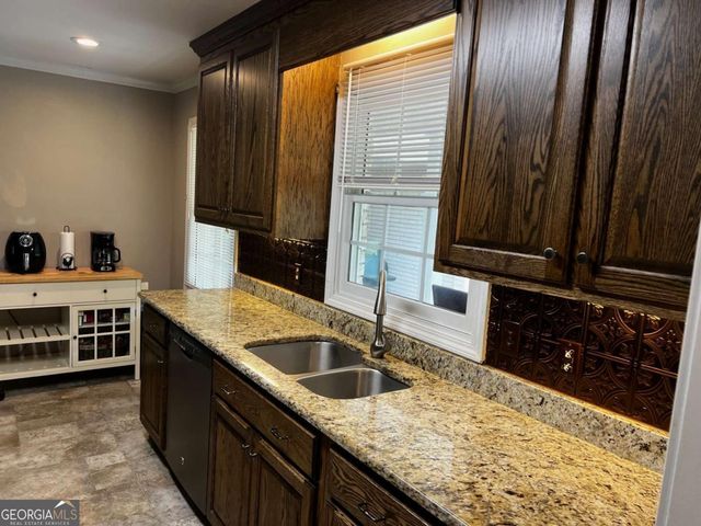 95 Fairlawn Drive, Carrollton, GA 30117