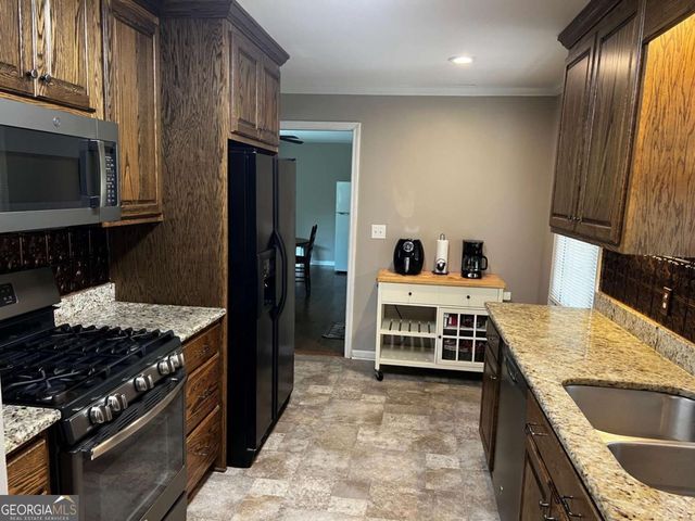 95 Fairlawn Drive, Carrollton, GA 30117