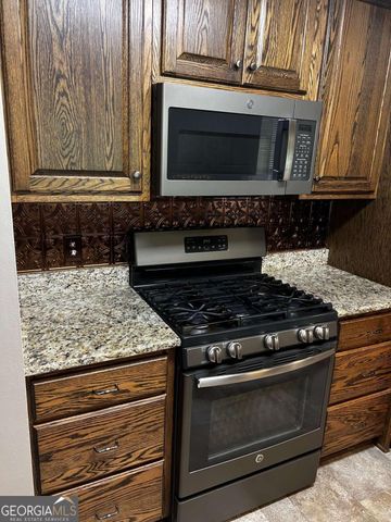 95 Fairlawn Drive, Carrollton, GA 30117