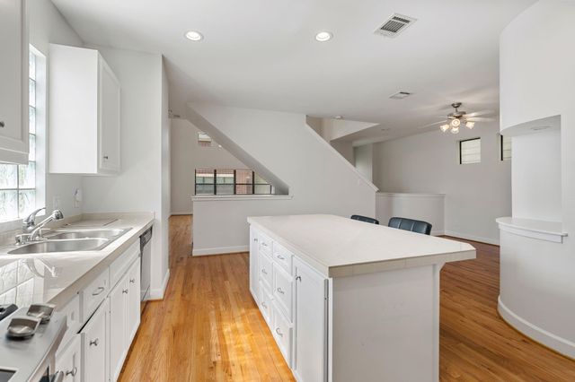 650 Westcross Street 42, Houston, TX 77018