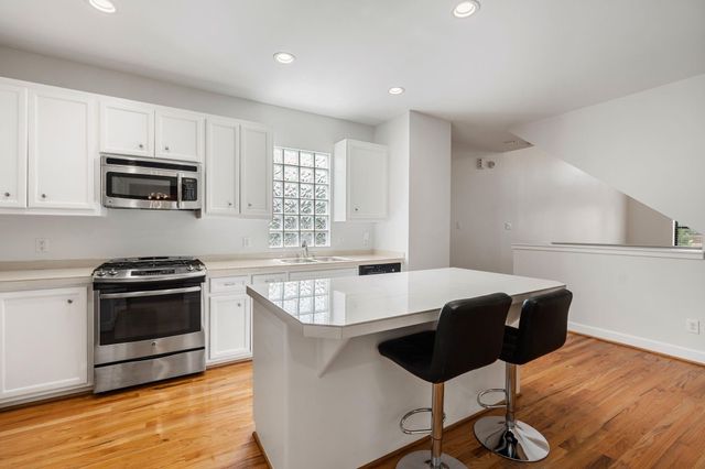 650 Westcross Street 42, Houston, TX 77018