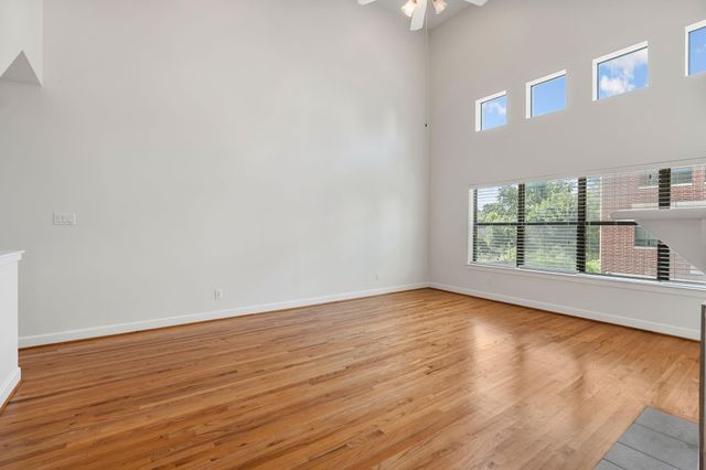 650 Westcross Street 42, Houston, TX 77018