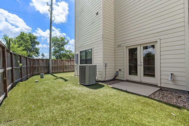 650 Westcross Street 42, Houston, TX 77018