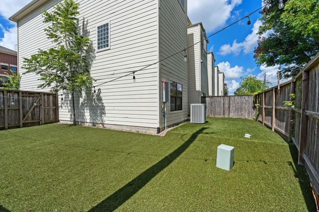 650 Westcross Street 42, Houston, TX 77018