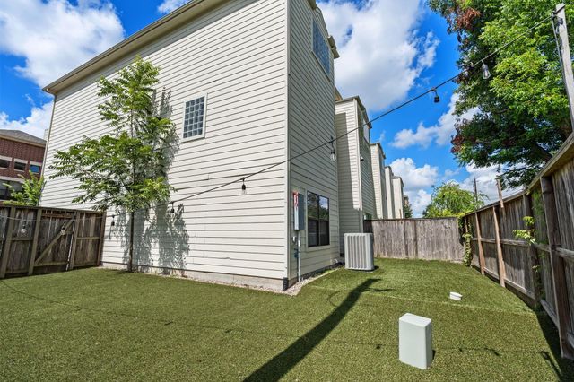 650 Westcross Street 42, Houston, TX 77018