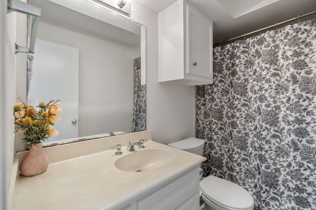 650 Westcross Street 42, Houston, TX 77018