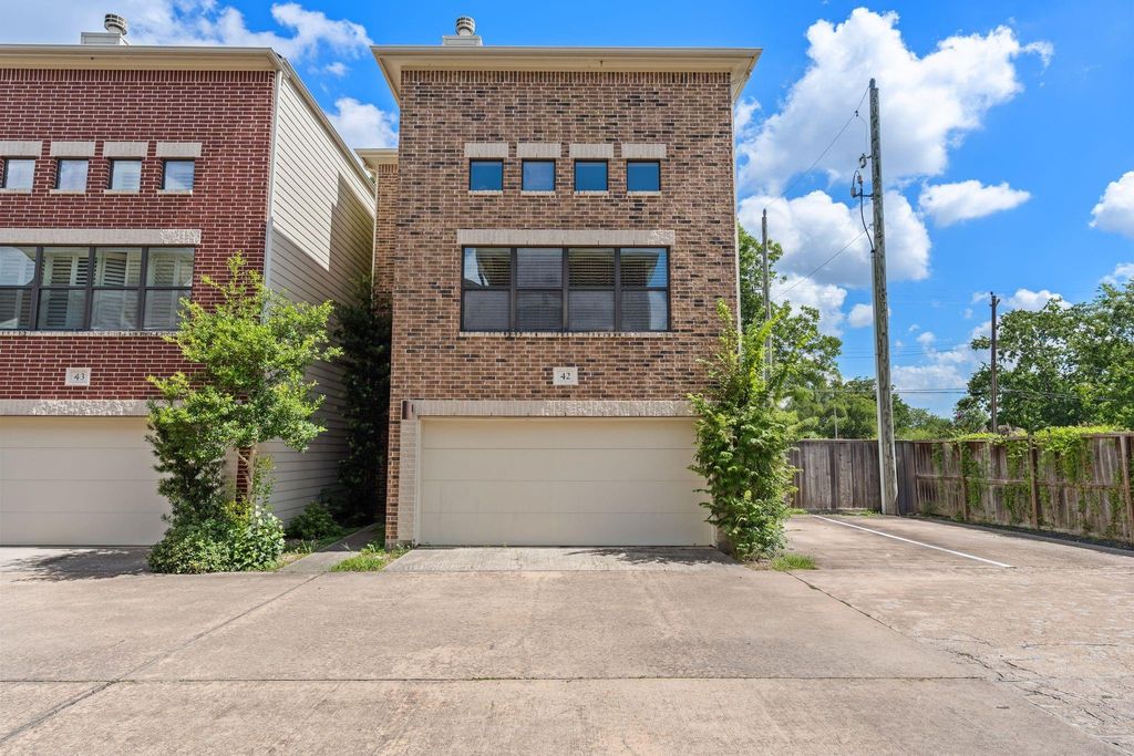 650 Westcross Street 42, Houston, TX 77018