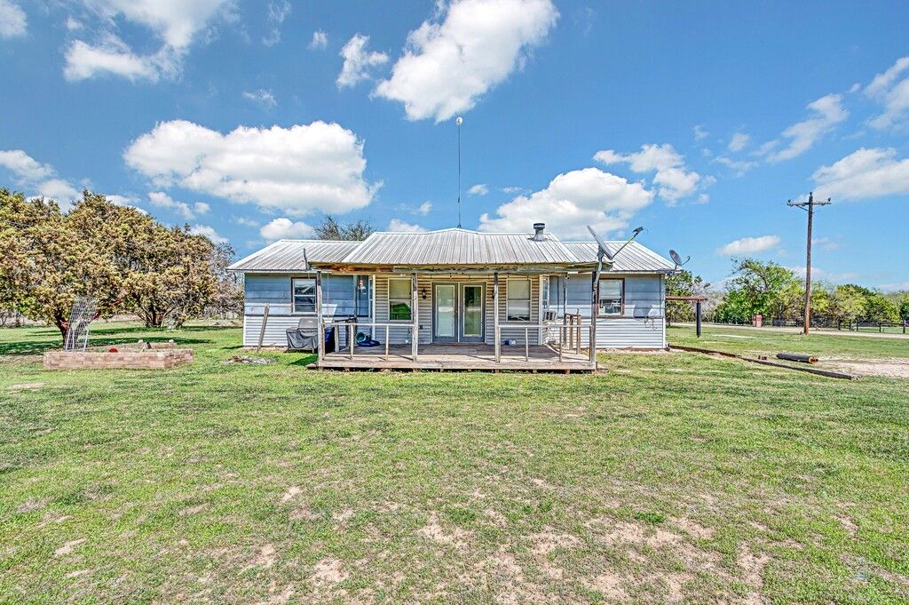 105 County Road 3590, China Spring, TX 76633