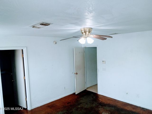 7363 S Bolingbroke Avenue, Tucson, AZ 85746