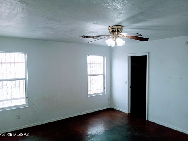 7363 S Bolingbroke Avenue, Tucson, AZ 85746