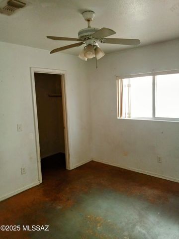 7363 S Bolingbroke Avenue, Tucson, AZ 85746