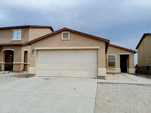 7363 S Bolingbroke Avenue, Tucson, AZ 85746