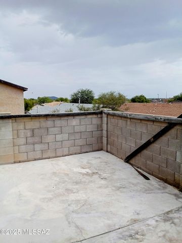 7363 S Bolingbroke Avenue, Tucson, AZ 85746