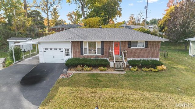 6106 Warren Drive, Belleville, IL 62223