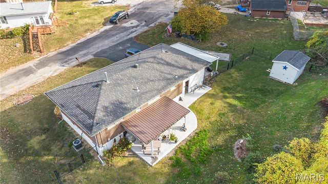 6106 Warren Drive, Belleville, IL 62223