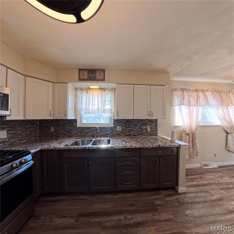 6106 Warren Drive, Belleville, IL 62223