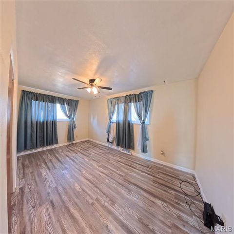 6106 Warren Drive, Belleville, IL 62223