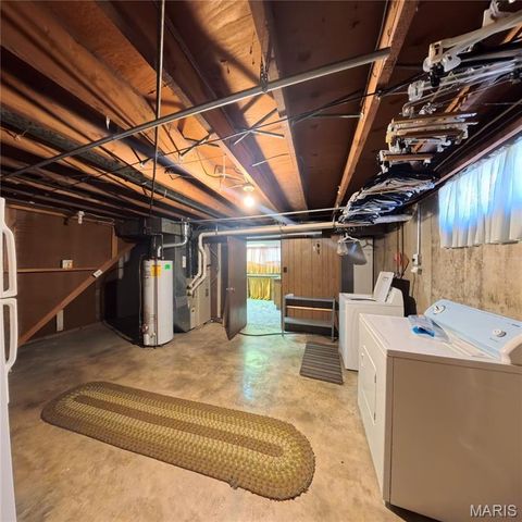 6106 Warren Drive, Belleville, IL 62223