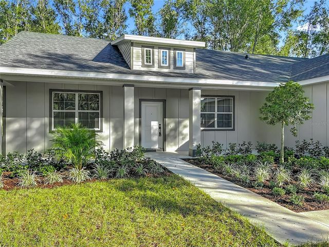 226 W PENNSYLVANIA AVENUE, Lake Helen, FL 32744