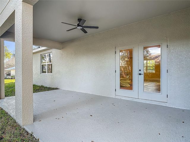 226 W PENNSYLVANIA AVENUE, Lake Helen, FL 32744