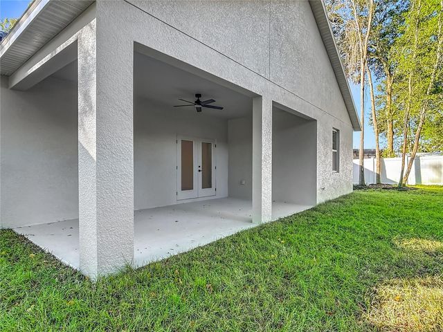 226 W PENNSYLVANIA AVENUE, Lake Helen, FL 32744