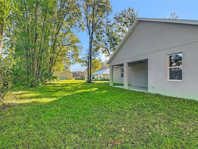 226 W PENNSYLVANIA AVENUE, Lake Helen, FL 32744