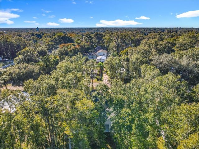 226 W PENNSYLVANIA AVENUE, Lake Helen, FL 32744