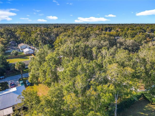 226 W PENNSYLVANIA AVENUE, Lake Helen, FL 32744