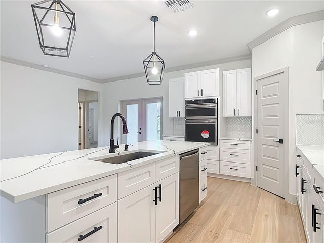 226 W PENNSYLVANIA AVENUE, Lake Helen, FL 32744