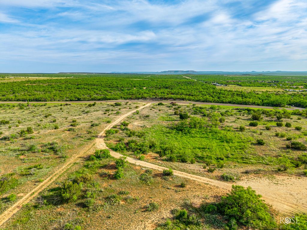 Image 1 of property listing at 13065 Tx-158, Robert Lee, TX 76945
