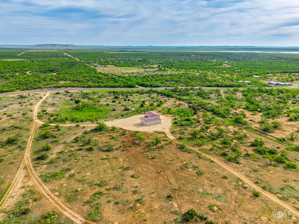 Image 10 of property listing at 13065 Tx-158, Robert Lee, TX 76945