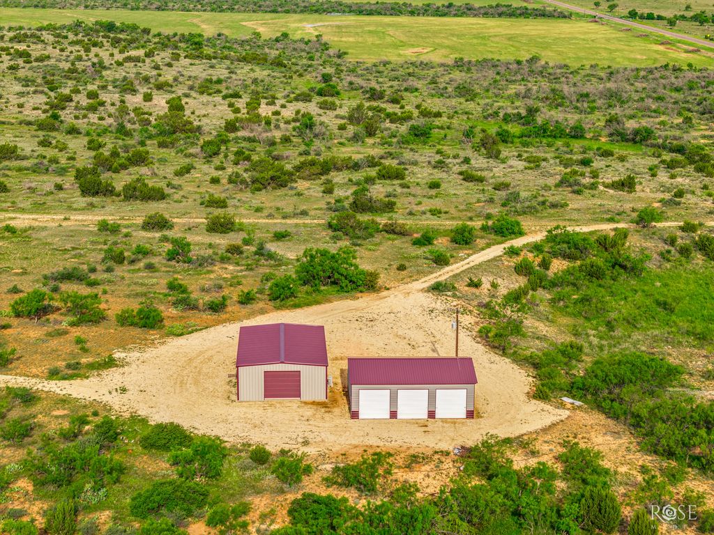 Image 14 of property listing at 13065 Tx-158, Robert Lee, TX 76945