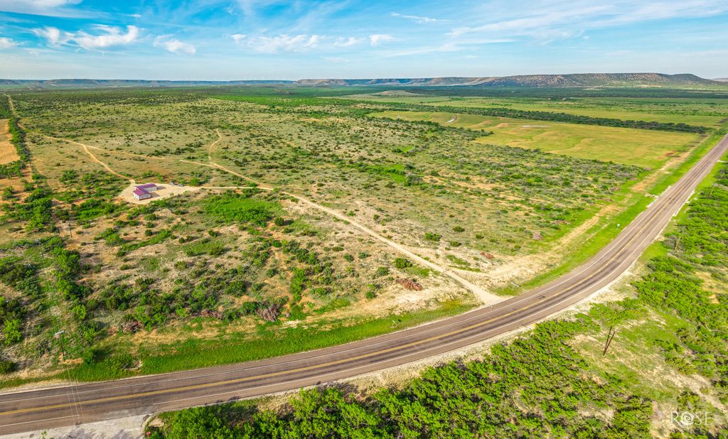 Image 4 of property listing at 13065 Tx-158, Robert Lee, TX 76945