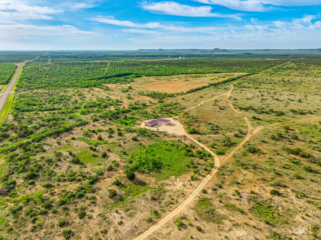 Image 7 of property listing at 13065 Tx-158, Robert Lee, TX 76945