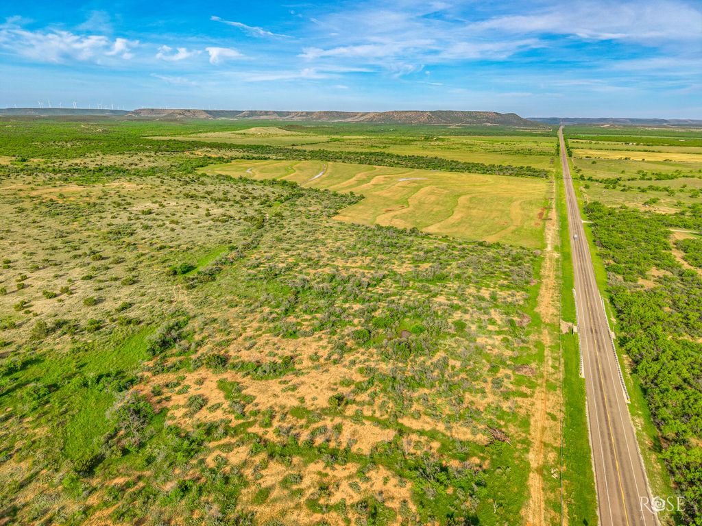 Image 8 of property listing at 13065 Tx-158, Robert Lee, TX 76945