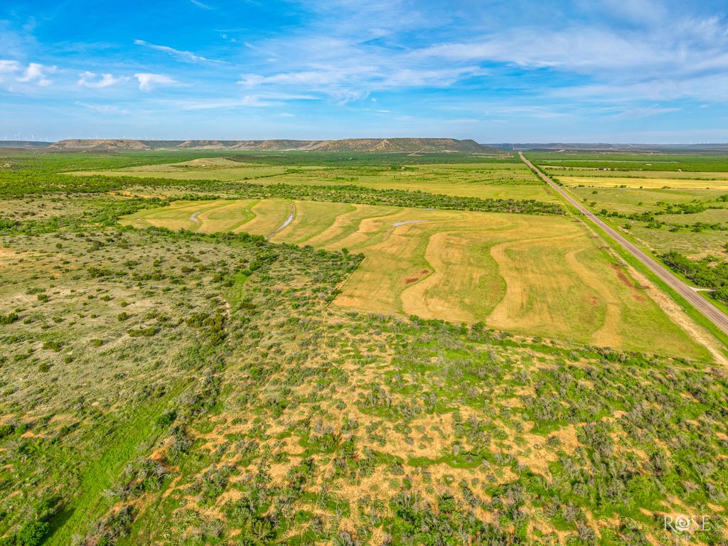 Image 9 of property listing at 13065 Tx-158, Robert Lee, TX 76945