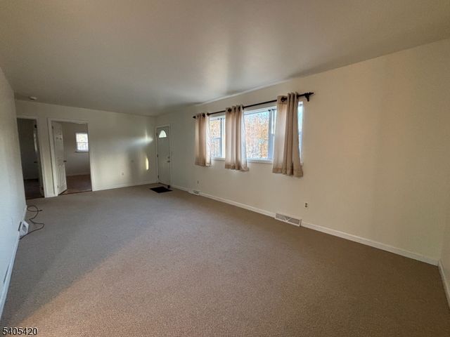 4 Spruce Dr, Green Twp., NJ 07821