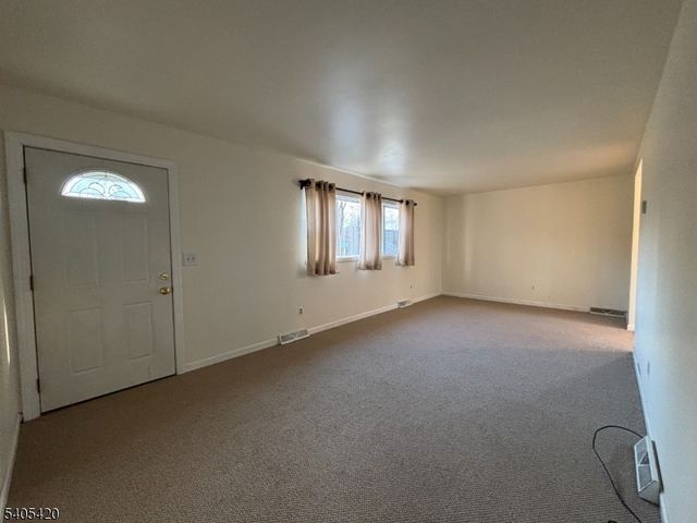 4 Spruce Dr, Green Twp., NJ 07821