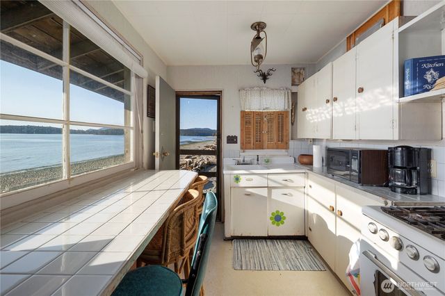 230 Gem Farm Lane, Lopez Island, WA 98261