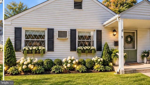 9 SCARLET AVE, Aston, PA 19014