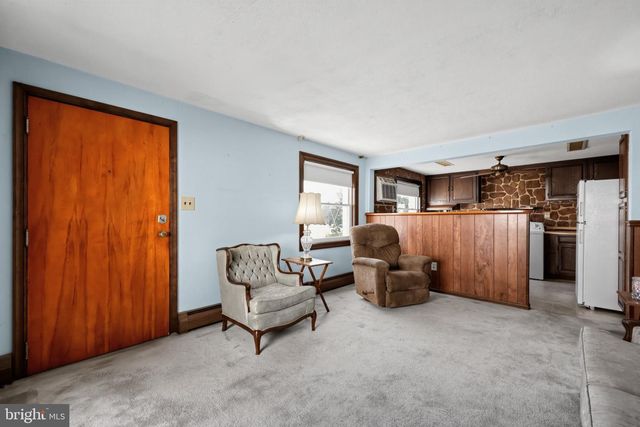9 SCARLET AVE, Aston, PA 19014
