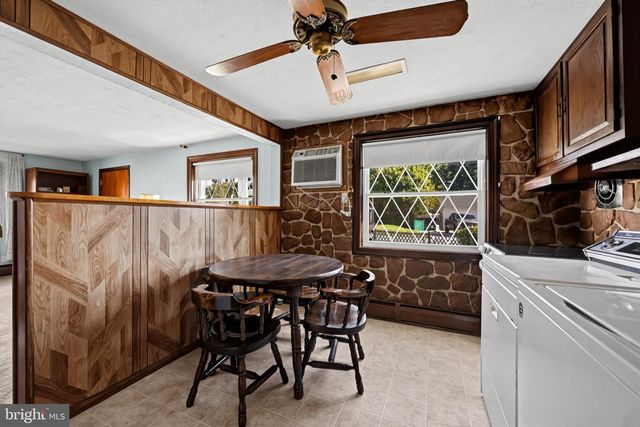 9 SCARLET AVE, Aston, PA 19014