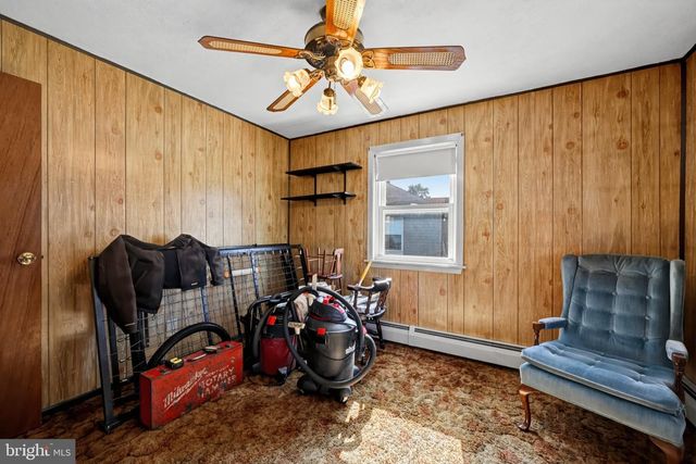 9 SCARLET AVE, Aston, PA 19014