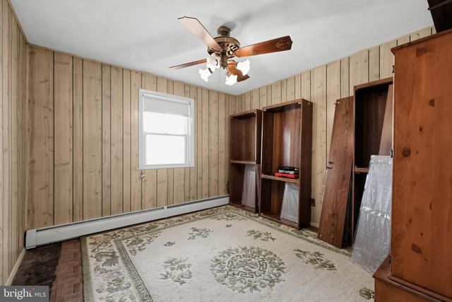 9 SCARLET AVE, Aston, PA 19014
