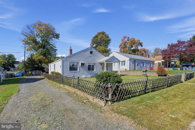 9 SCARLET AVE, Aston, PA 19014
